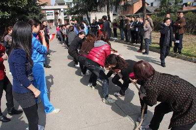 寶業(yè)(集團(tuán))公司舉行2013年度慶?!叭恕眿D女節(jié)活動(dòng) 寶業(yè)(集團(tuán))公司舉行2013年度慶祝“三八”婦女節(jié)活動(dòng)